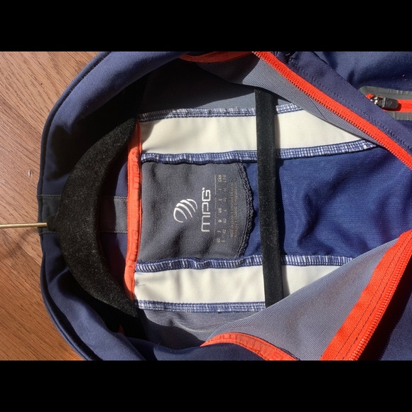 Track Top - Picture 3 of 5